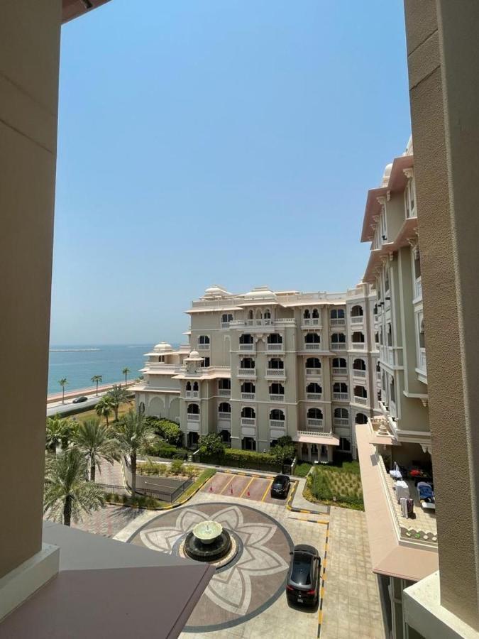 Royal Club By Rvhr, Grandeur Residence Crescent Palm Jumeirah Dubai Exteriör bild