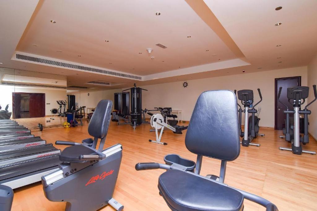 Royal Club By Rvhr, Grandeur Residence Crescent Palm Jumeirah Dubai Exteriör bild