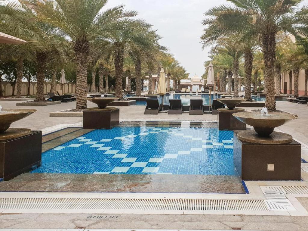 Royal Club By Rvhr, Grandeur Residence Crescent Palm Jumeirah Dubai Exteriör bild