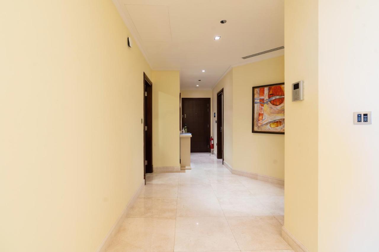 Royal Club By Rvhr, Grandeur Residence Crescent Palm Jumeirah Dubai Exteriör bild