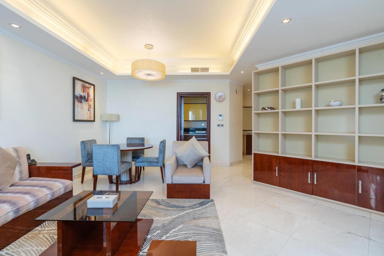 Royal Club By Rvhr, Grandeur Residence Crescent Palm Jumeirah Dubai Exteriör bild