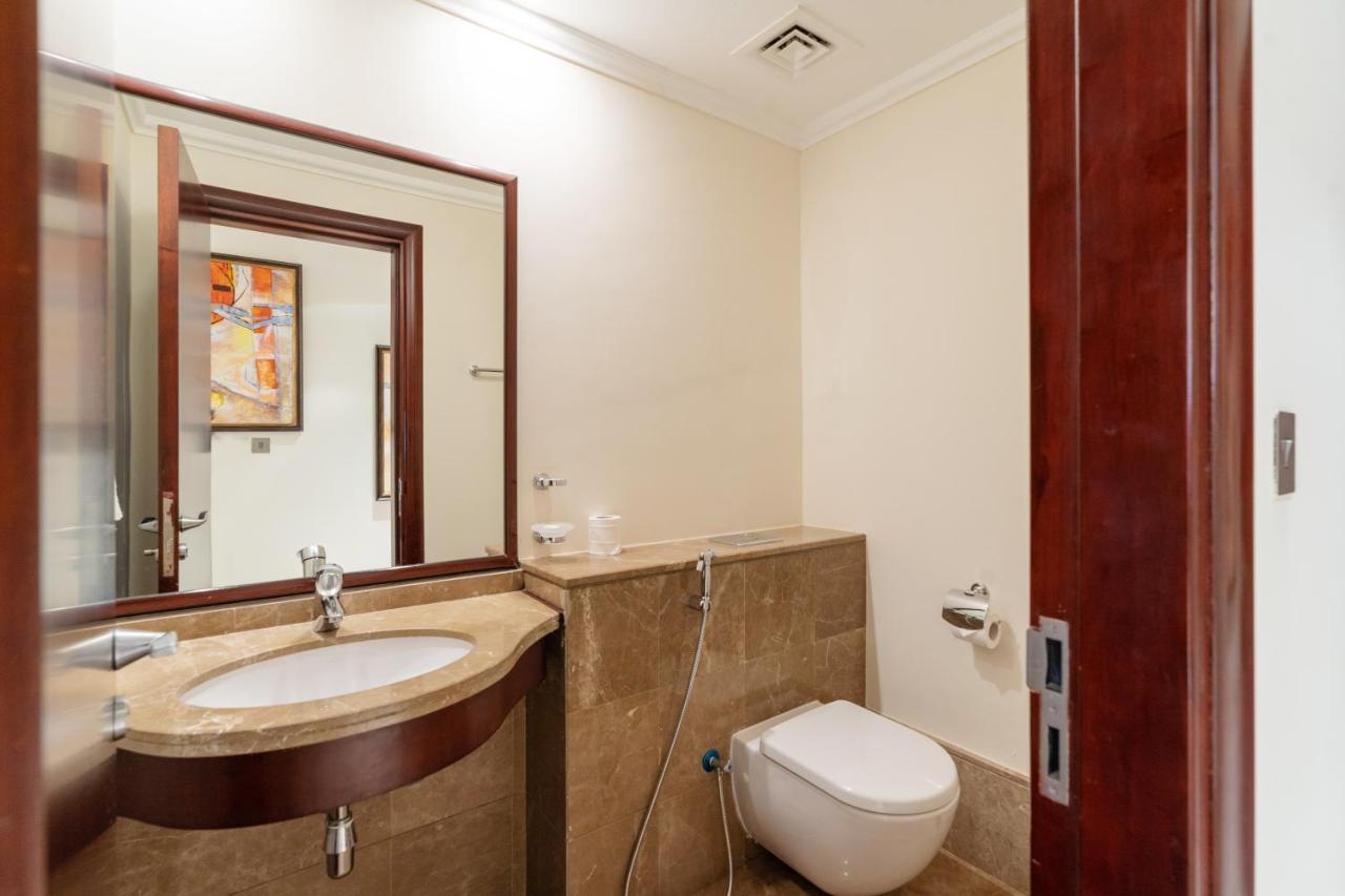 Royal Club By Rvhr, Grandeur Residence Crescent Palm Jumeirah Dubai Exteriör bild