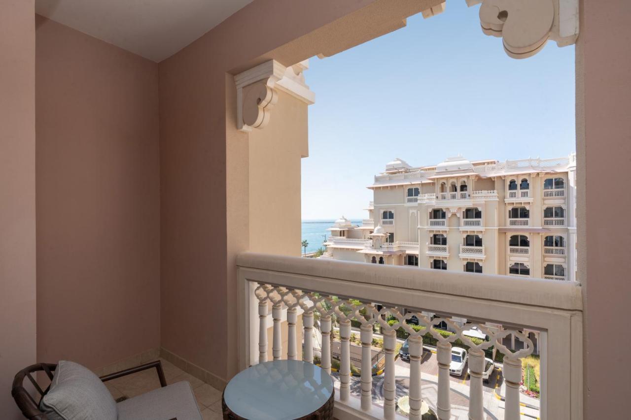 Royal Club By Rvhr, Grandeur Residence Crescent Palm Jumeirah Dubai Exteriör bild
