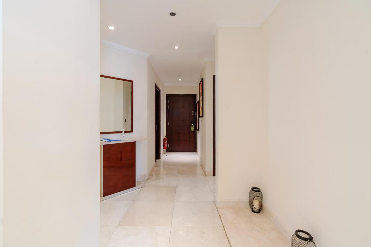 Royal Club By Rvhr, Grandeur Residence Crescent Palm Jumeirah Dubai Exteriör bild
